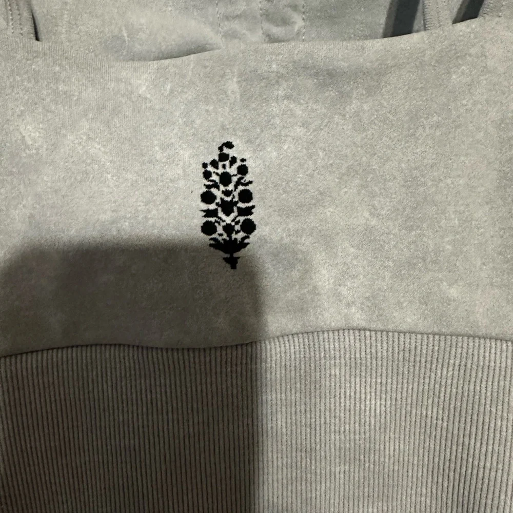 NEW FREE PEOPLE good karma cut-out onesie in steel
XL - Picture 5 of 7